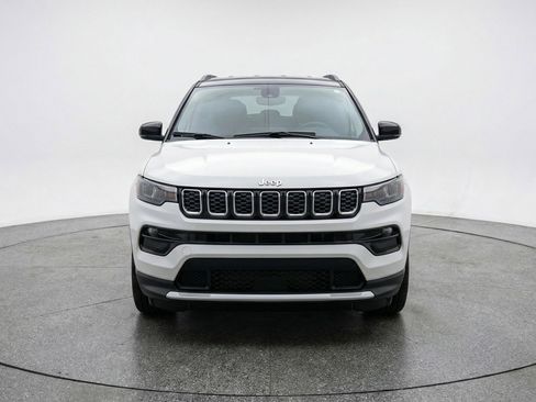 Used 2025 Jeep Compass Limited image 2