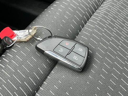 Used 2025 Chevrolet Equinox LT FWD image 24