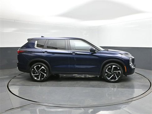 Used 2024 Mitsubishi Outlander SE image 26