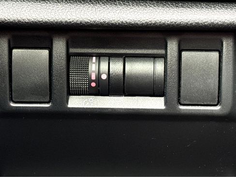 Used 2024 Subaru Crosstrek 2.0i Premium image 27