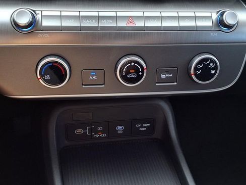 New 2026 Hyundai Kona SE image 18