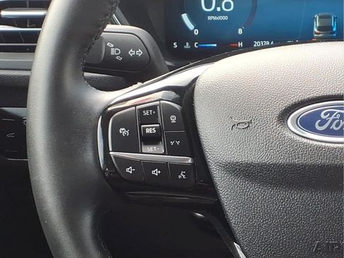 Used 2025 Ford Escape Platinum AWD/4WD image 22