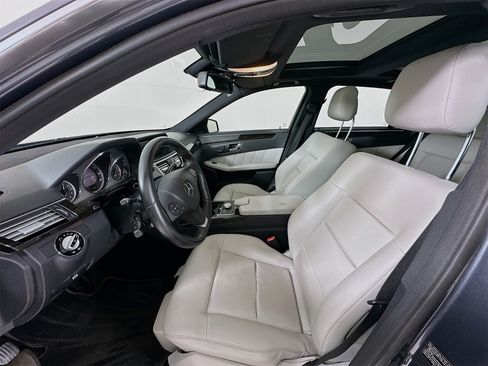 Used 2010 Mercedes-Benz E 350 E 350 image 22