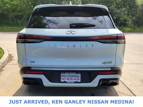 Used 2023 INFINITI QX60 Luxe w/ Vision Package AWD/4WD image 4
