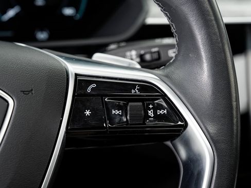 Used 2024 Audi Q8 e-tron Premium Plus image 13