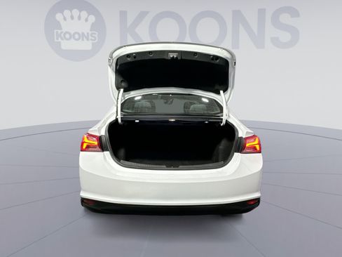 Used 2022 Chevrolet Malibu LT image 33