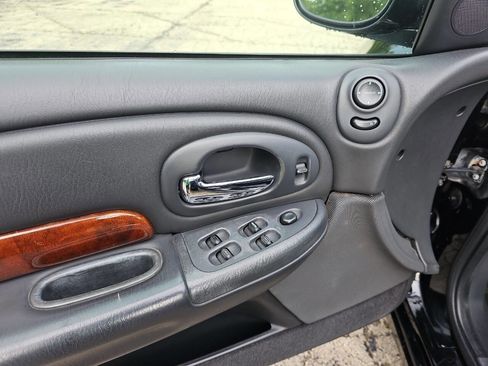 Used 2002 Chrysler 300M image 8