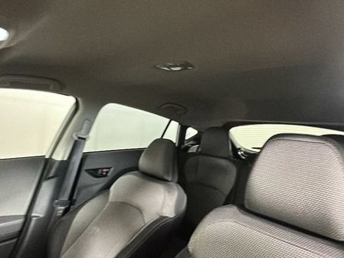 Used 2024 Subaru Crosstrek 2.0i Premium AWD/4WD image 13