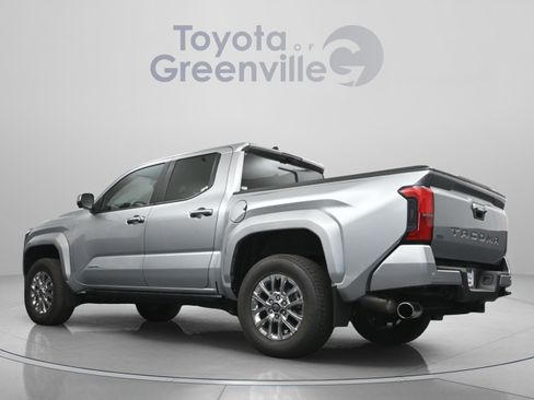 Used 2025 Toyota Tacoma Limited AWD/4WD image 10