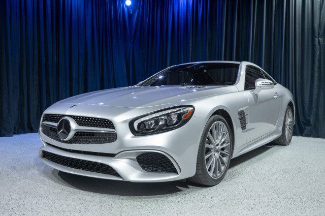 Used 2019 Mercedes-Benz SL 550 image 1