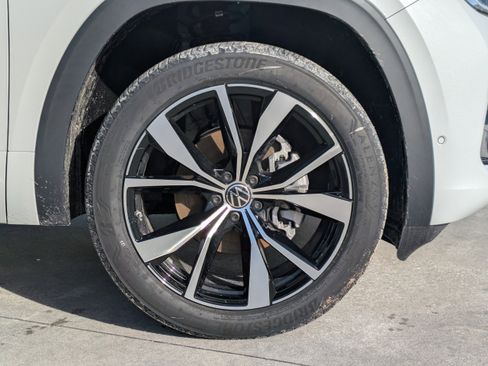 New 2026 Volkswagen Atlas SEL Premium R-Line AWD/4WD image 10