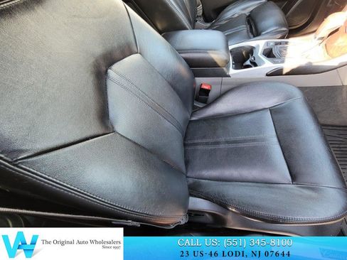 Used 2011 Cadillac SRX Luxury image 15