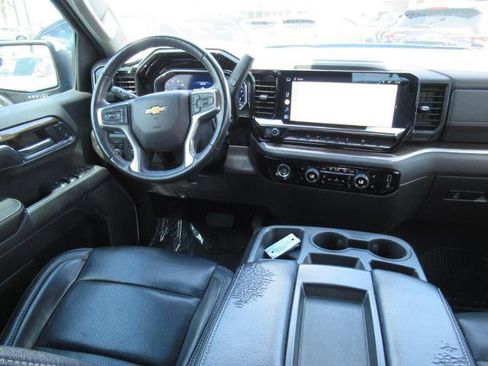 Used 2022 Chevrolet Silverado 1500 LT AWD/4WD image 13