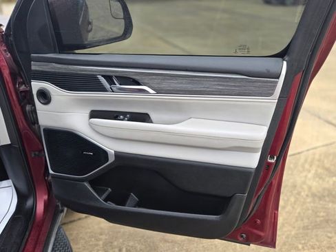 Used 2022 Jeep Wagoneer Series III image 16