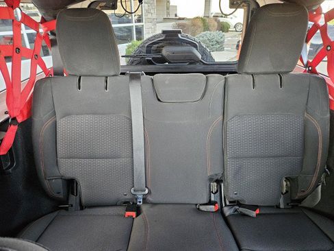 Used 2018 Jeep Wrangler Unlimited Rubicon w/ Steel Bumper Group image 20