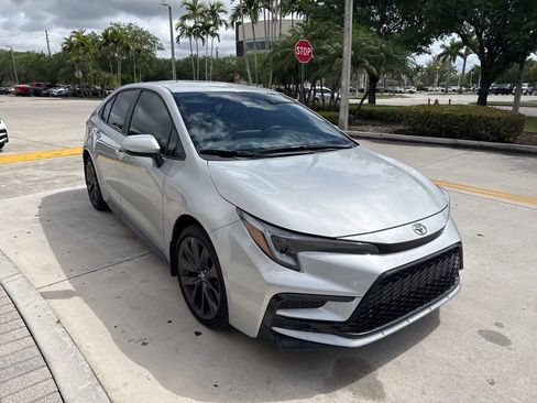 Used 2026 Toyota Corolla SE image 1