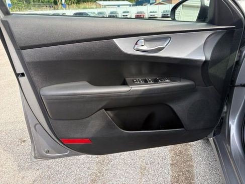 Used 2023 Kia Forte LXS FWD image 18