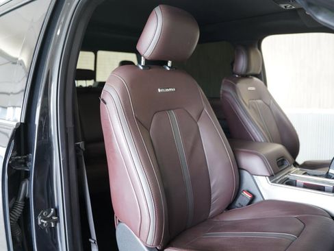 Used 2015 Ford F150 Platinum w/ Equipment Group 701A Luxury image 28