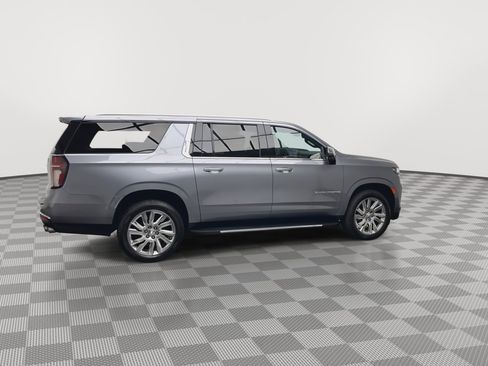 Used 2021 Chevrolet Suburban Premier w/ Premium Package AWD/4WD image 45