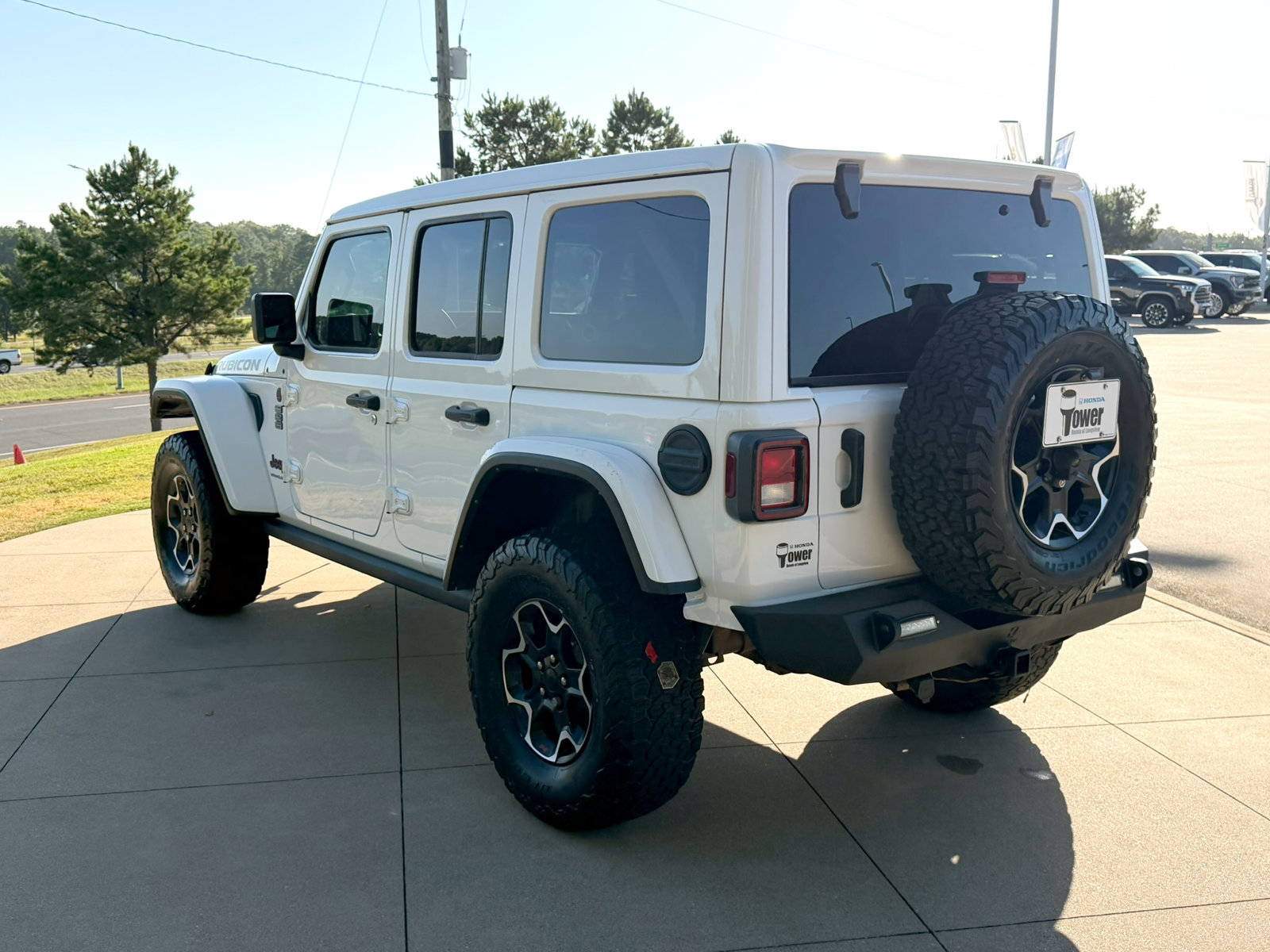 Used 2023 Jeep Wrangler Unlimited Rubicon AWD/4WD image 4