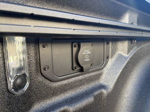 New 2026 RAM 1500 4x4 Crew Cab image 17