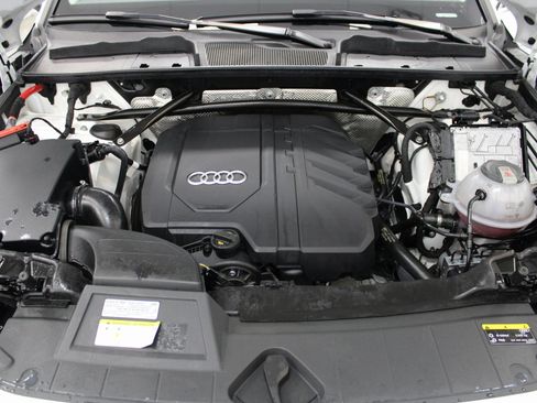 Used 2022 Audi Q5 2.0T Premium w/ Convenience Package image 9