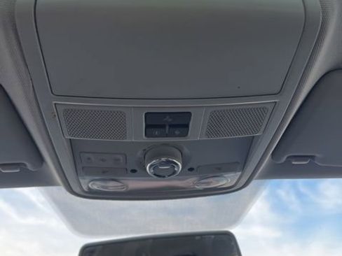 Used 2011 Volkswagen Jetta SEL image 49