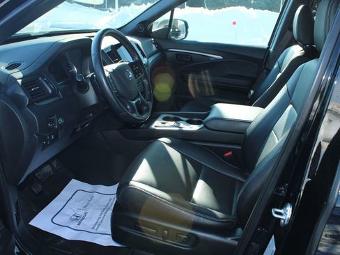 Certified 2024 Honda Passport EX-L image 13