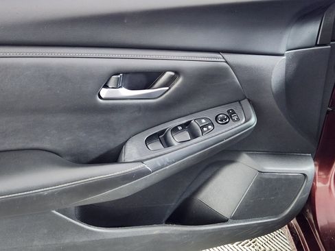 Used 2024 Nissan Sentra SV FWD image 16