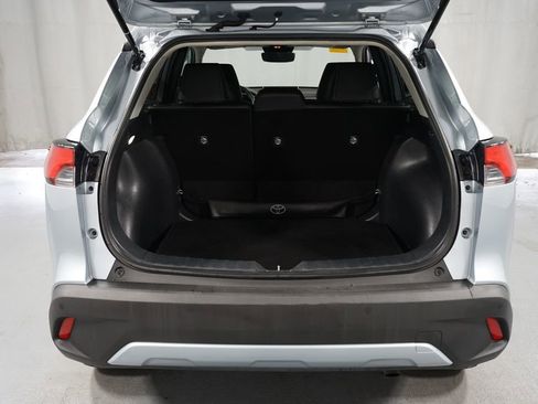 Used 2024 Toyota Corolla Cross XLE image 33