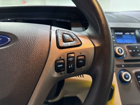 Used 2014 Ford Taurus SE image 11