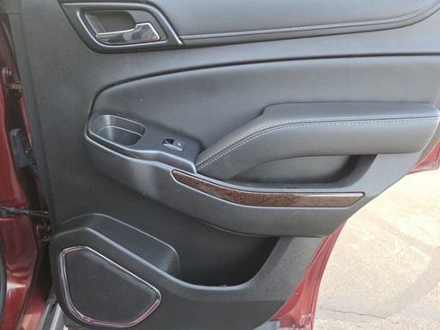 Used 2017 GMC Yukon SLT image 27