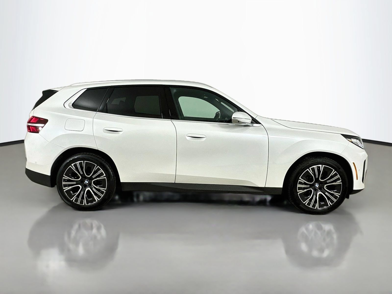 Used 2025 BMW X3 xDrive30i AWD/4WD image 4