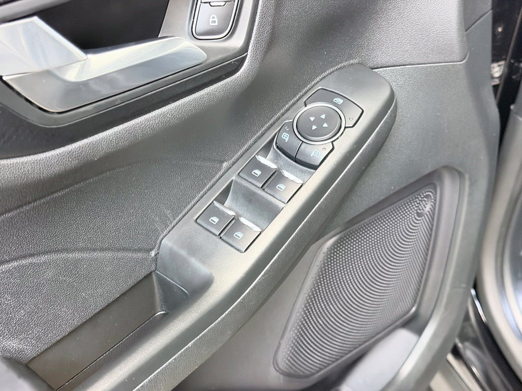 Used 2022 Ford Escape SEL w/ SEL Stealth AWD Package image 10