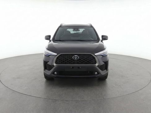 Used 2022 Toyota Corolla Cross XLE w/ Convenience Package AWD/4WD image 5