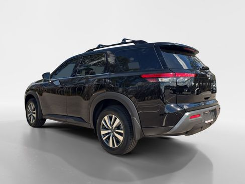 New 2026 Nissan Pathfinder SL image 3