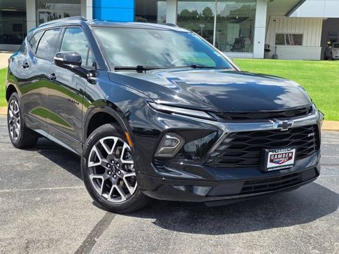 Used 2025 Chevrolet Blazer RS FWD image 2