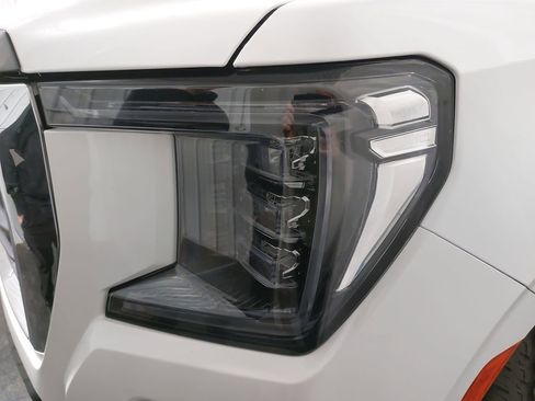 Used 2023 GMC Yukon XL AT4 AWD/4WD image 35