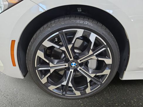 Used 2025 BMW 330i Sedan w/ M Sport Package image 31