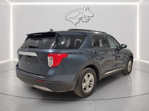 Used 2022 Ford Explorer XLT w/ Equipment Group 202A image 6
