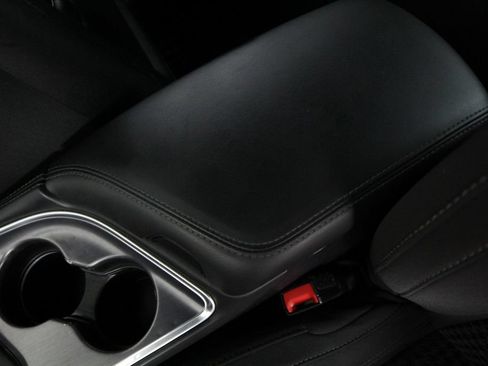 Used 2016 Dodge Challenger R/T w/ Driver Convenience Group RWD image 29