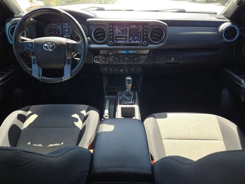 Used 2021 Toyota Tacoma TRD Off-Road w/ Technology Package image 15