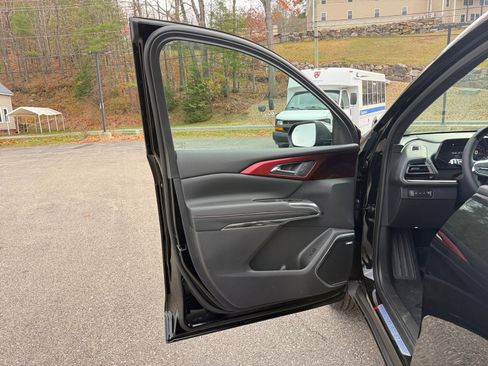 New 2026 Chevrolet Traverse Z71 w/ Enhanced Driving Package image 23