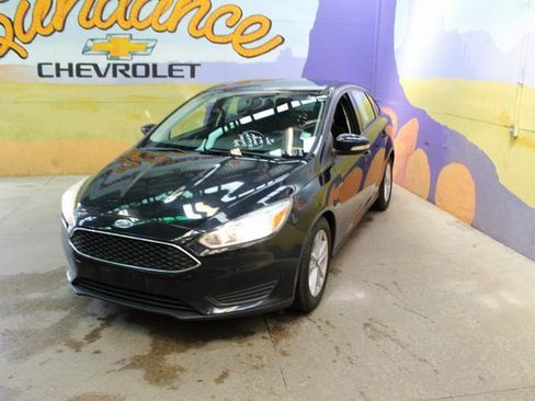 Used 2017 Ford Focus SE image 4