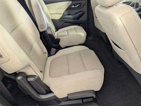 Used 2022 Chevrolet Traverse LT image 31