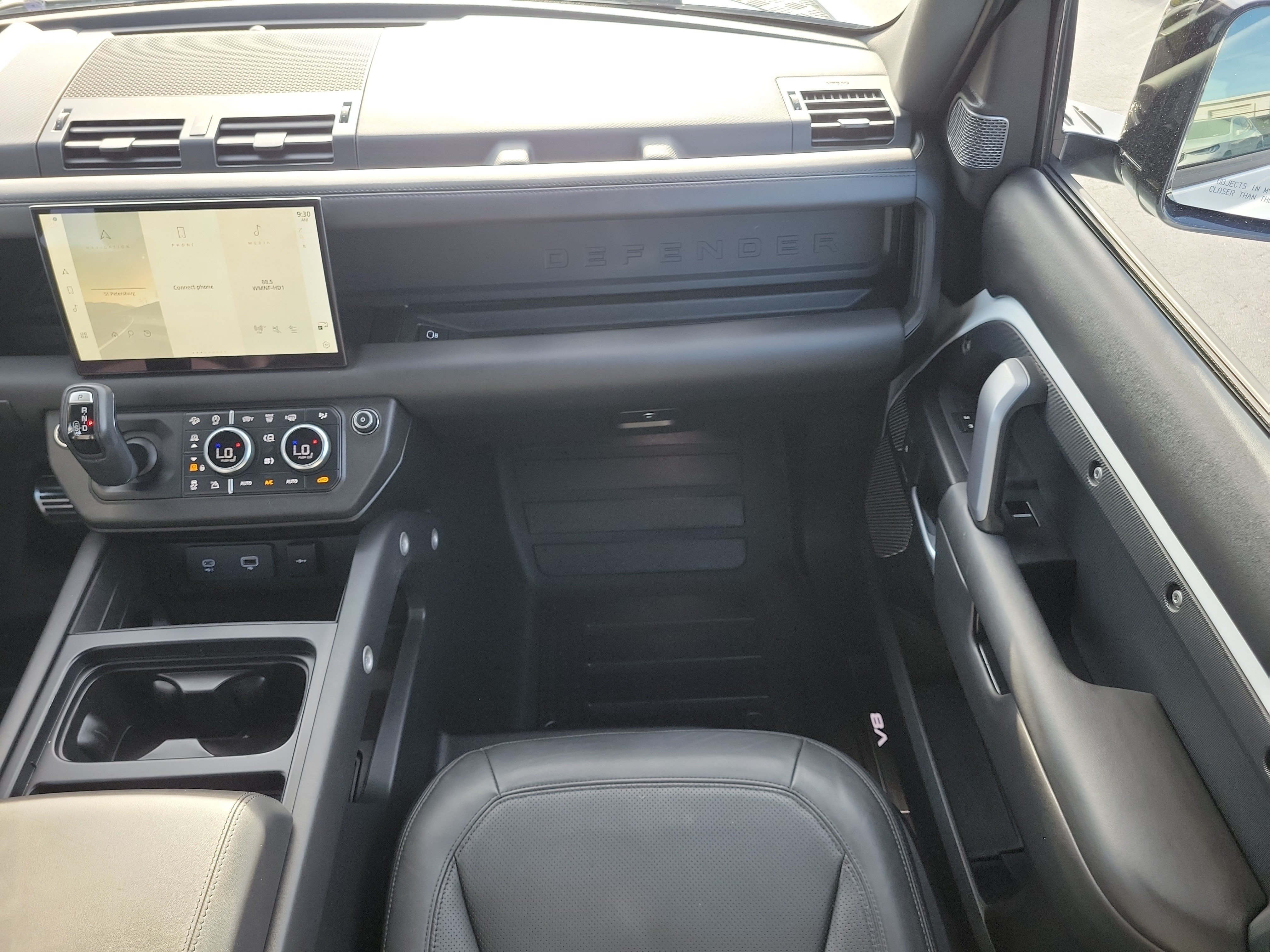 Used 2023 Land Rover Defender 110 V8 AWD/4WD image 16