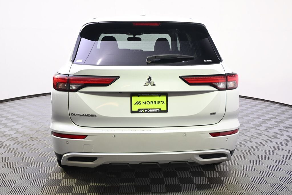 Used 2024 Mitsubishi Outlander SE AWD/4WD image 5