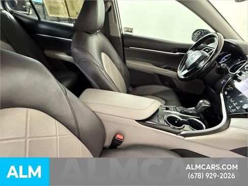 Used 2019 Toyota Camry XLE image 45