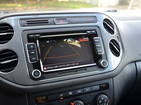 Used 2015 Volkswagen Tiguan S FWD image 15