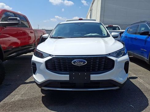 Used 2024 Ford Escape Active w/ Tech Pack #2 AWD/4WD image 2